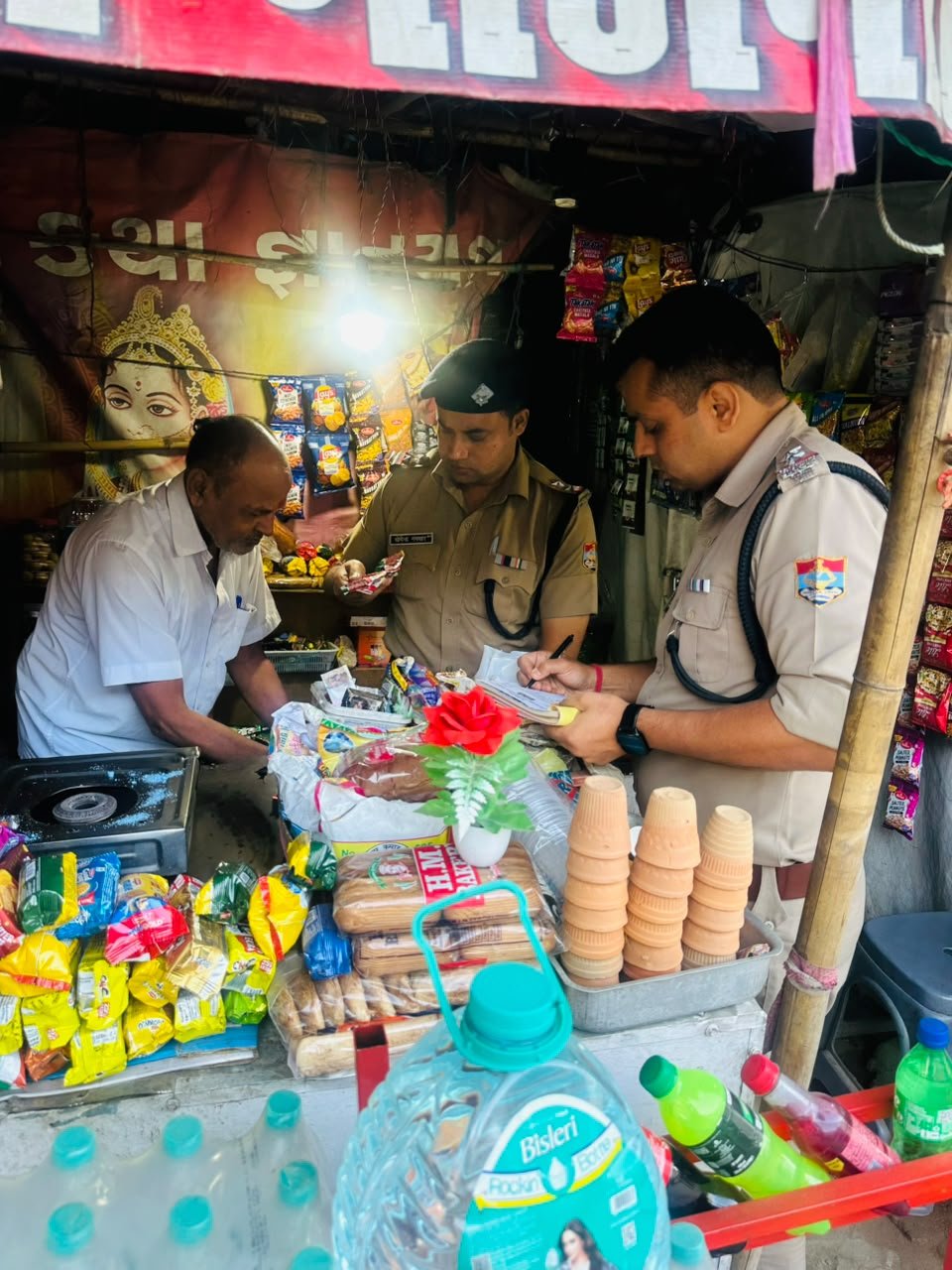 1792165106 444 गुटखा एवं प्रतिबंधित तंबाकू उत्पादों की बिक्री पर रोकथाम हेतु