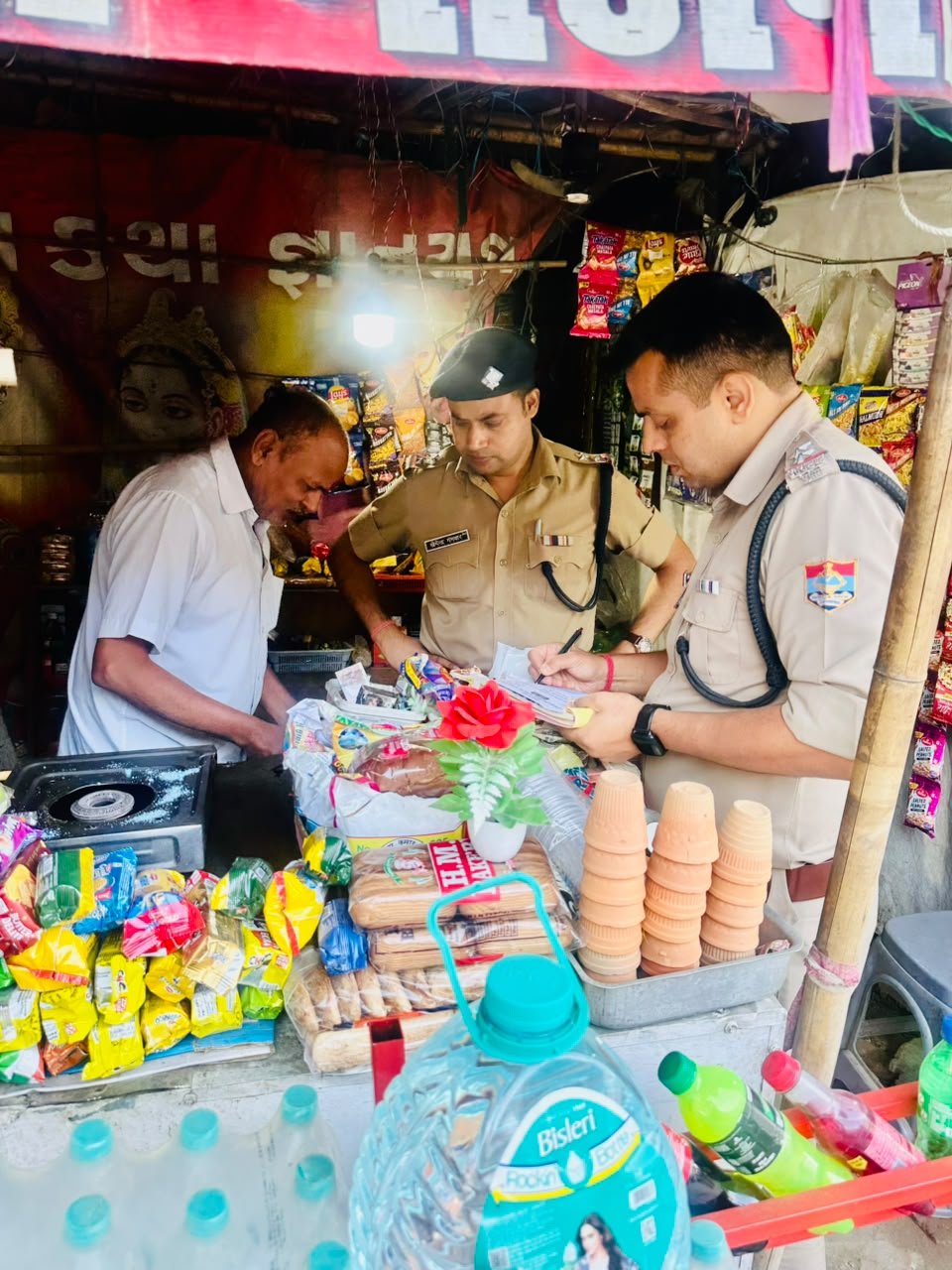 1792165106 515 गुटखा एवं प्रतिबंधित तंबाकू उत्पादों की बिक्री पर रोकथाम हेतु