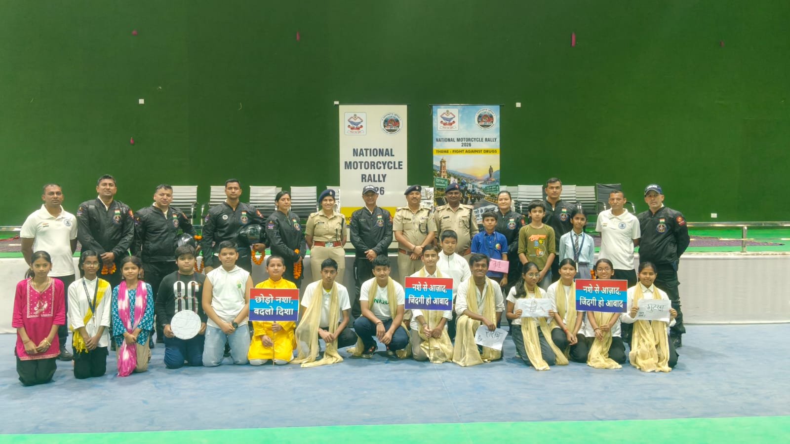 1792250156 18 एकतानगर गुजरात के लिए निकला उत्तराखंड पुलिस का मोटर साइकिल