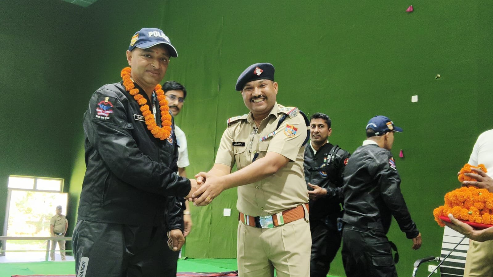 1792250156 437 एकतानगर गुजरात के लिए निकला उत्तराखंड पुलिस का मोटर साइकिल