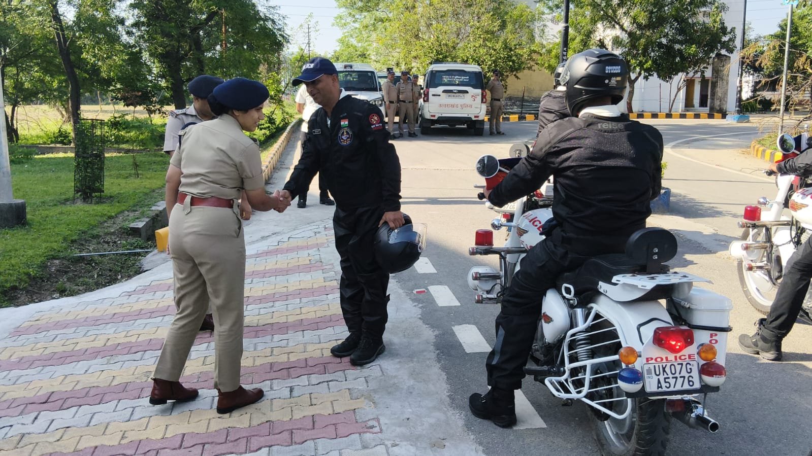 1792250156 536 एकतानगर गुजरात के लिए निकला उत्तराखंड पुलिस का मोटर साइकिल