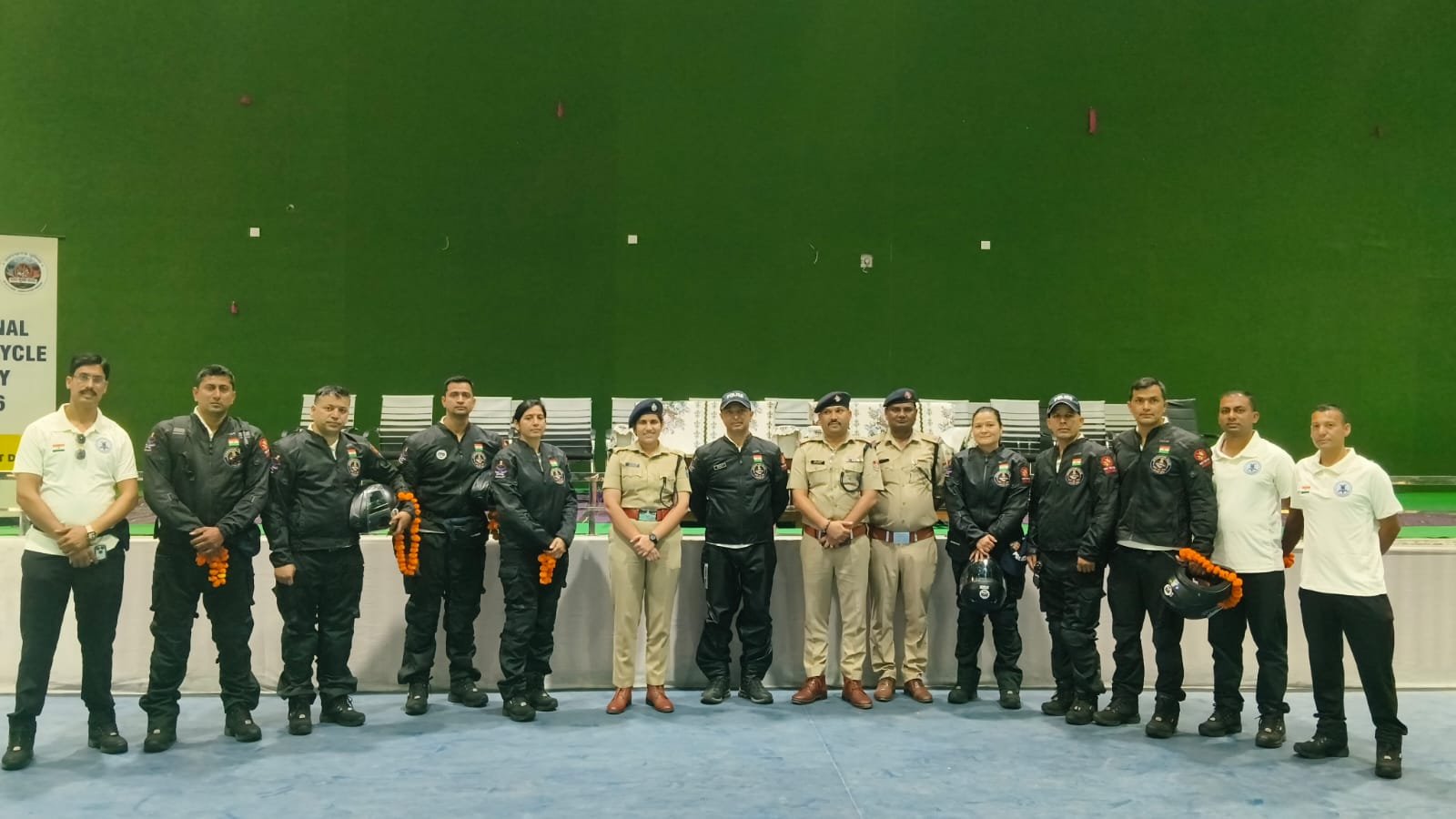 1792250156 871 एकतानगर गुजरात के लिए निकला उत्तराखंड पुलिस का मोटर साइकिल