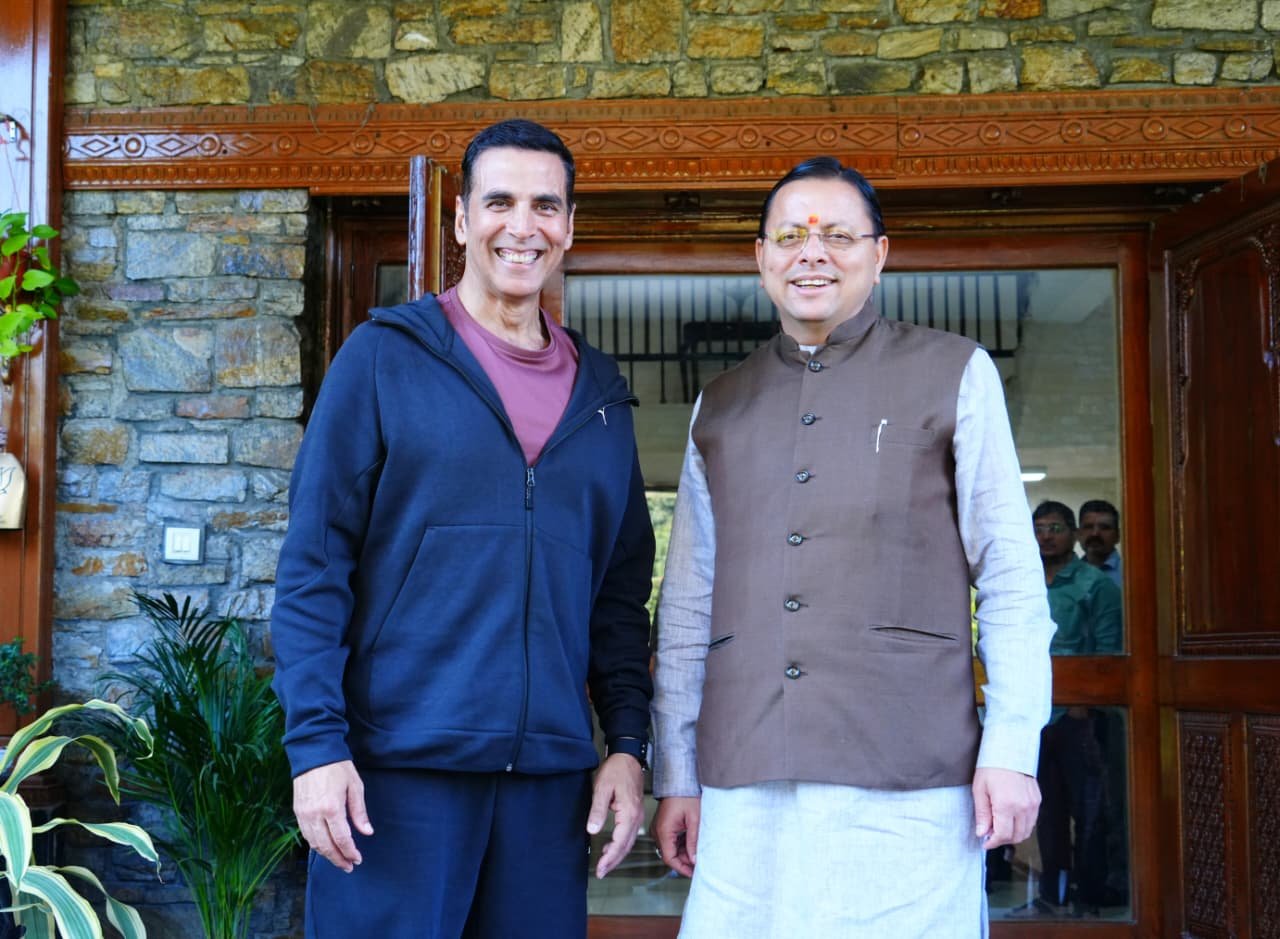 मुख्यमंत्री पुष्कर सिंह धामी से प्रसिद्ध फिल्म अभिनेता अक्षय कुमार ने की शिष्टाचार भेंट 4 1792329628 126 मुख्यमंत्री पुष्कर सिंह धामी से प्रसिद्ध फिल्म अभिनेता अक्षय कुमार