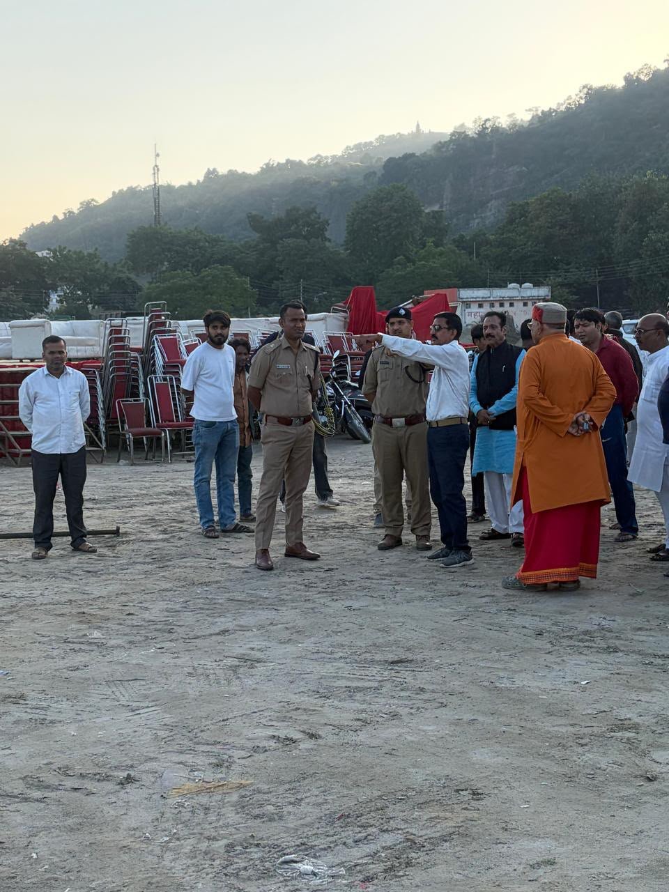 SSP हरिद्वार नवनीत सिंह के निर्देश पर दशहरा पर्व की व्यवस्थाओं को परखने, दहन स्थलों पर पहुंचे SP City हरिद्वार 10 1792424310 115 SSP हरिद्वार नवनीत सिंह के निर्देश पर दशहरा पर्व की