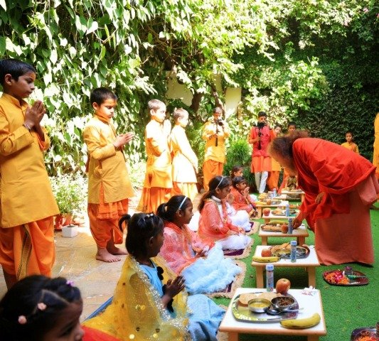 महानवमी के पावन अवसर पर परमार्थ निकेतन में कन्या पूजन एवं कन्या भोज 3 1792432332 389 महानवमी के पावन अवसर पर परमार्थ निकेतन में कन्या पूजन