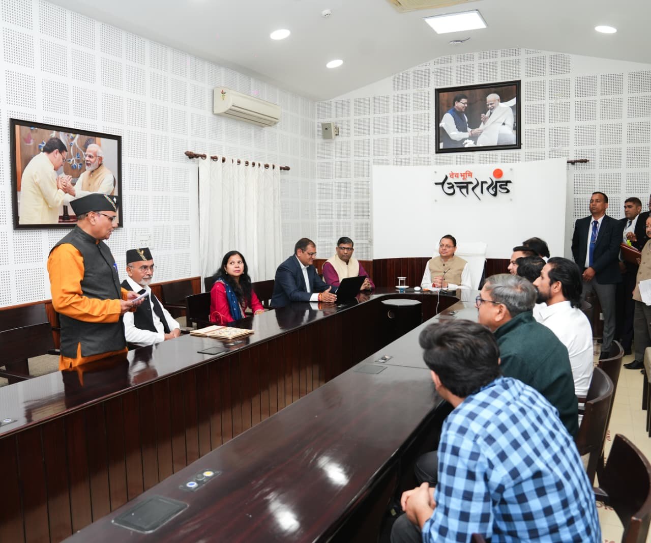 1792661856 93 मुख्यमंत्री ने गढ़वाली कुमाऊँनी और जौनसारी लोकभाषाओं के वॉइस कलेक्शन