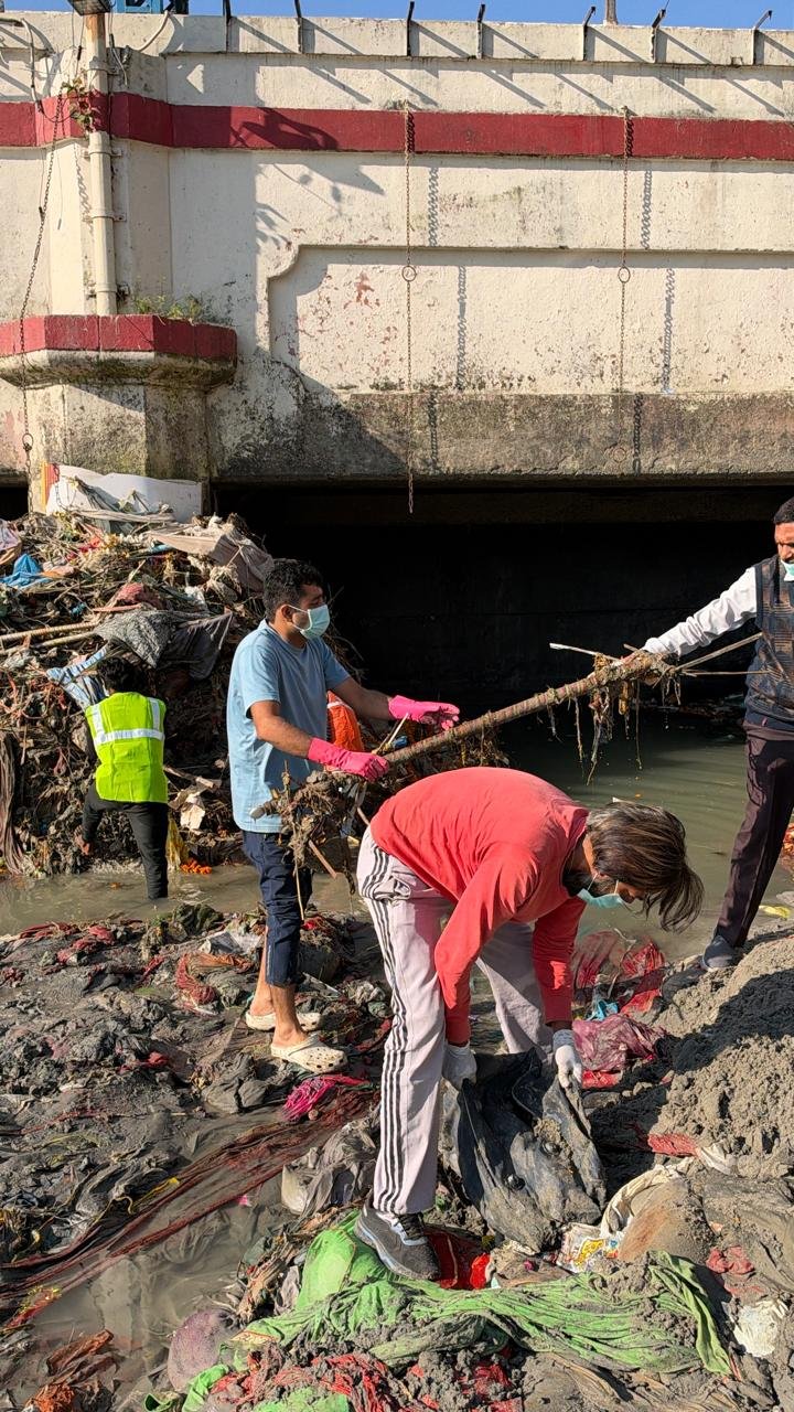 1792670489 274 मुख्यमंत्री के निर्देशों के अनुपालन में मेलाधिकारी कुंभ श्रीमती सोनिका