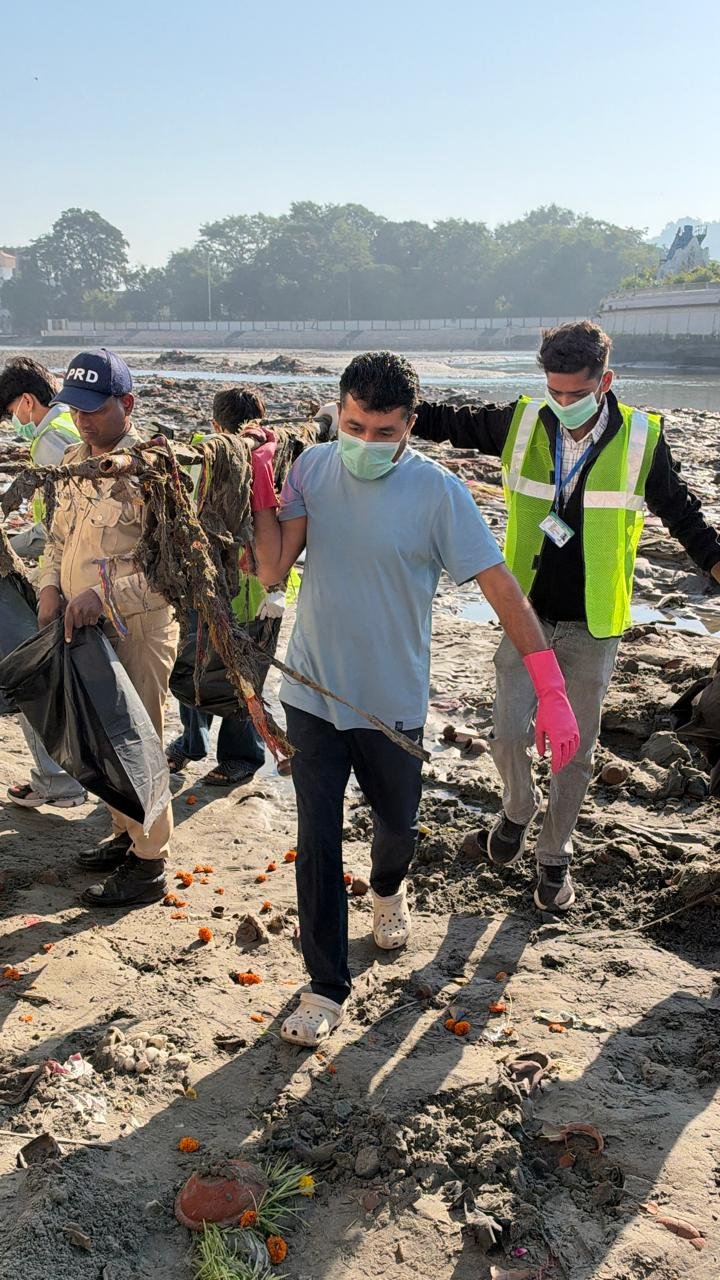 1792670489 568 मुख्यमंत्री के निर्देशों के अनुपालन में मेलाधिकारी कुंभ श्रीमती सोनिका