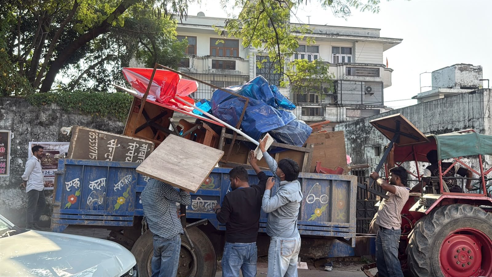 1792670935 723 जिलाधिकारी के निर्देशन एवं नगर आयुक्त नन्दन कुमार के नेतृत्व