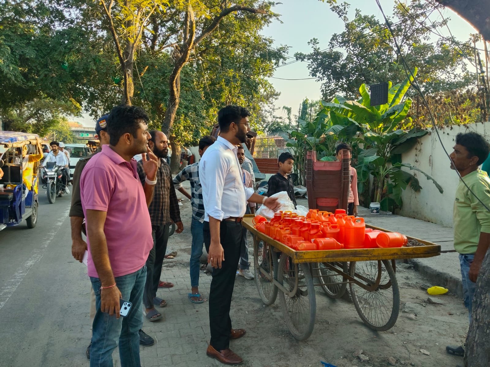 जिलाधिकारी के निर्देशन एवं नगर आयुक्त नन्दन कुमार के नेतृत्व में नगर निगम हरिद्वार ने चलाया अतिक्रमण हटाओ अभियान 3 1792670935 845 जिलाधिकारी के निर्देशन एवं नगर आयुक्त नन्दन कुमार के नेतृत्व