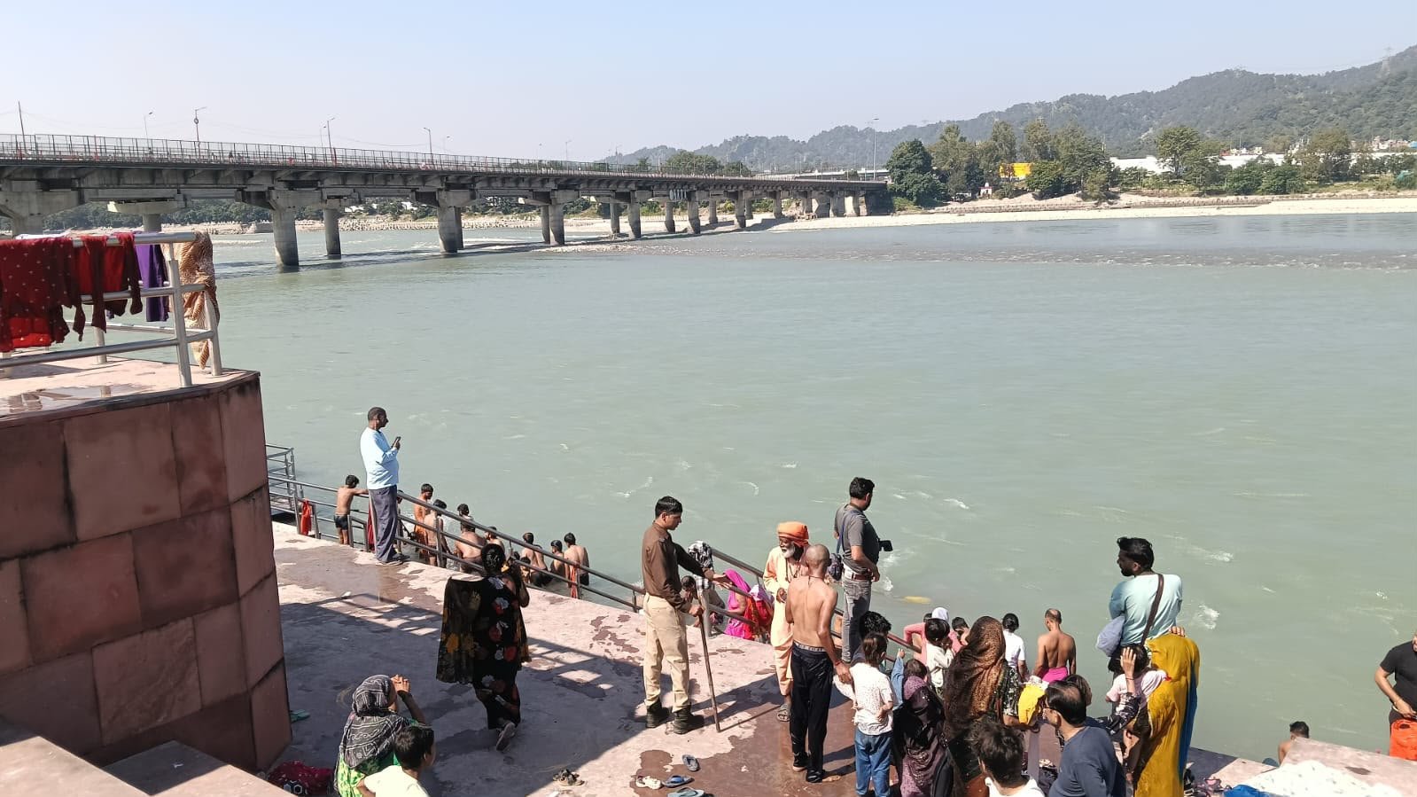 1792683809 734 हर की पैड़ी पर जलस्तर कम होने के कारण नमामि