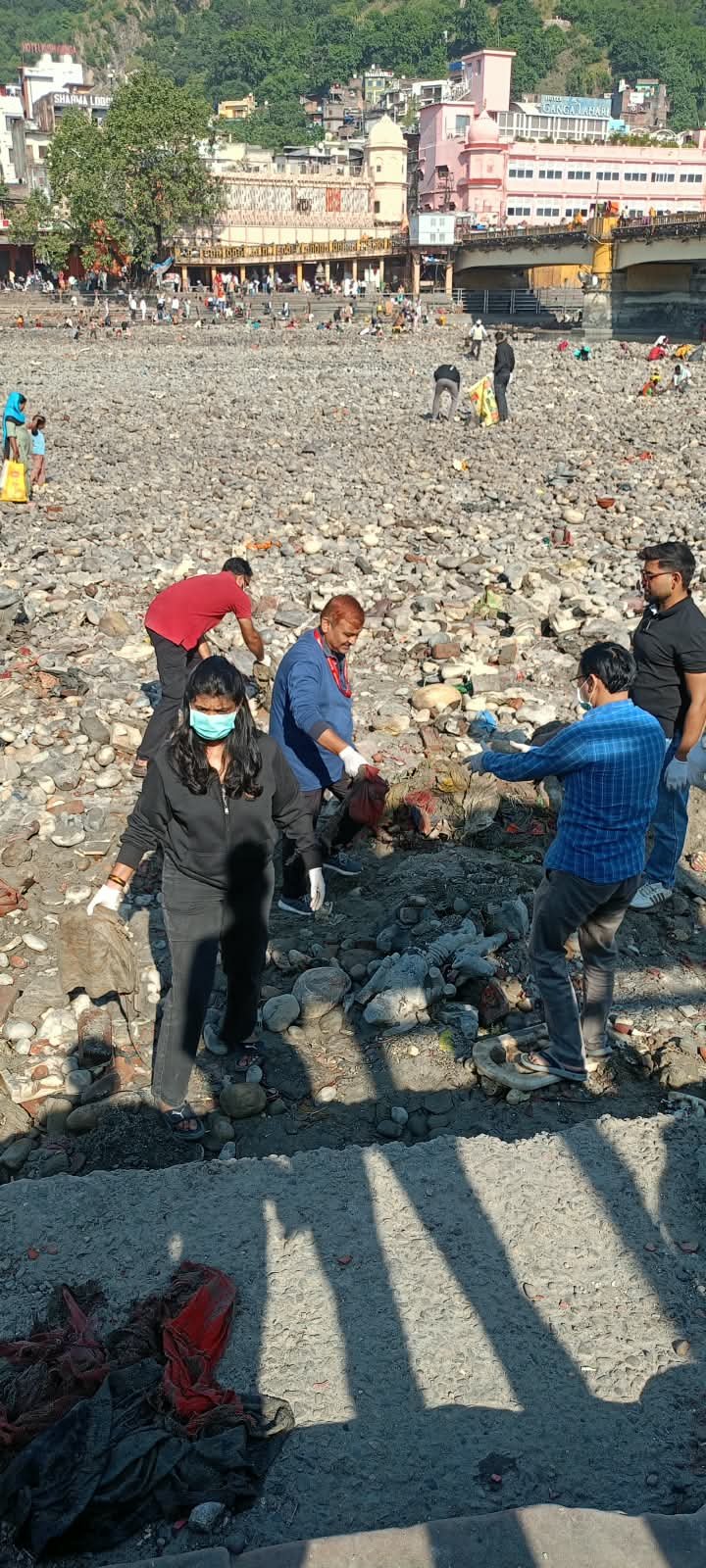 1792753688 320 मुख्यमंत्री के निर्देशों के अनुपालन में मेलाधिकारी कुंभ श्रीमती सोनिका