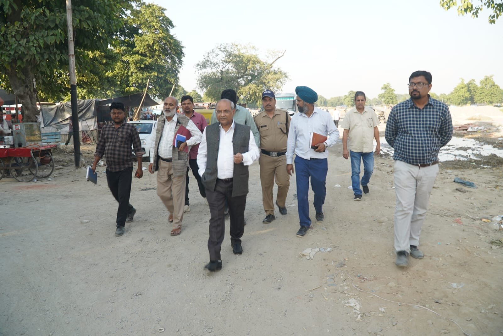 1792755094 215 कुंभ 2027 की तैयारियों का मंडलायुक्त ने किया स्थलीय निरीक्षण निर्माण
