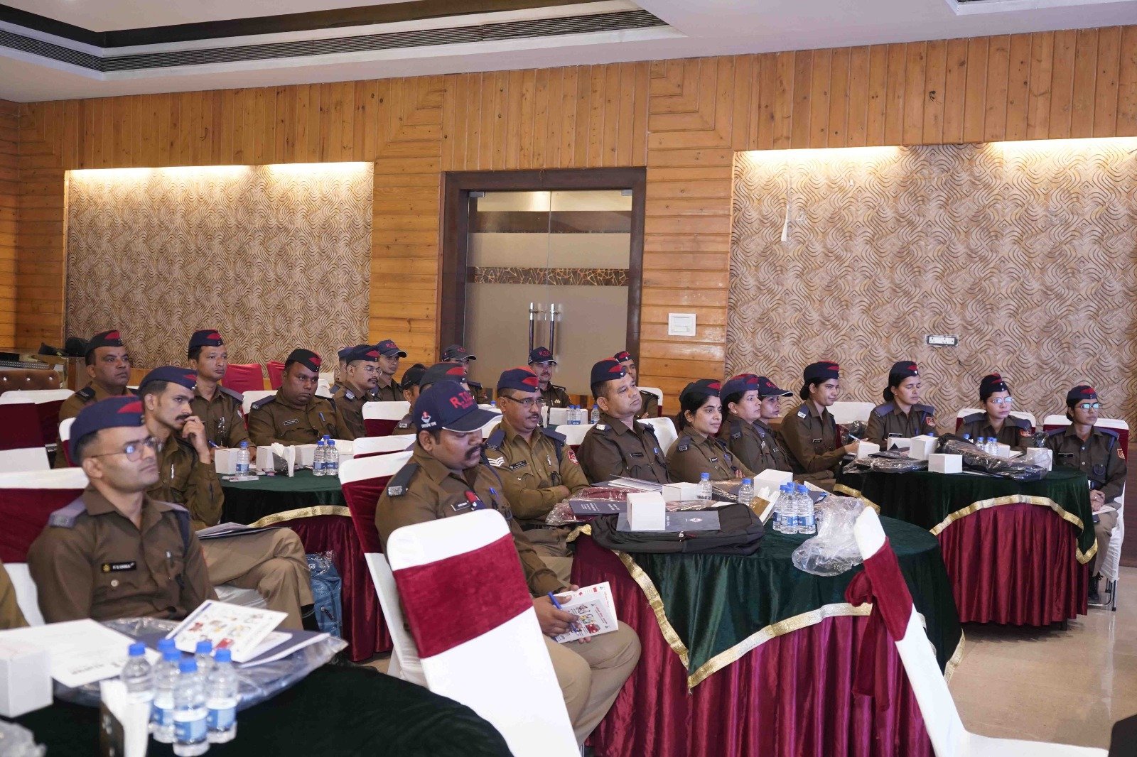 1792769723 226 परिवहन सहायक निरीक्षकों एवं परिवहन आरक्षियों को सड़क सुरक्षा प्रशिक्षण