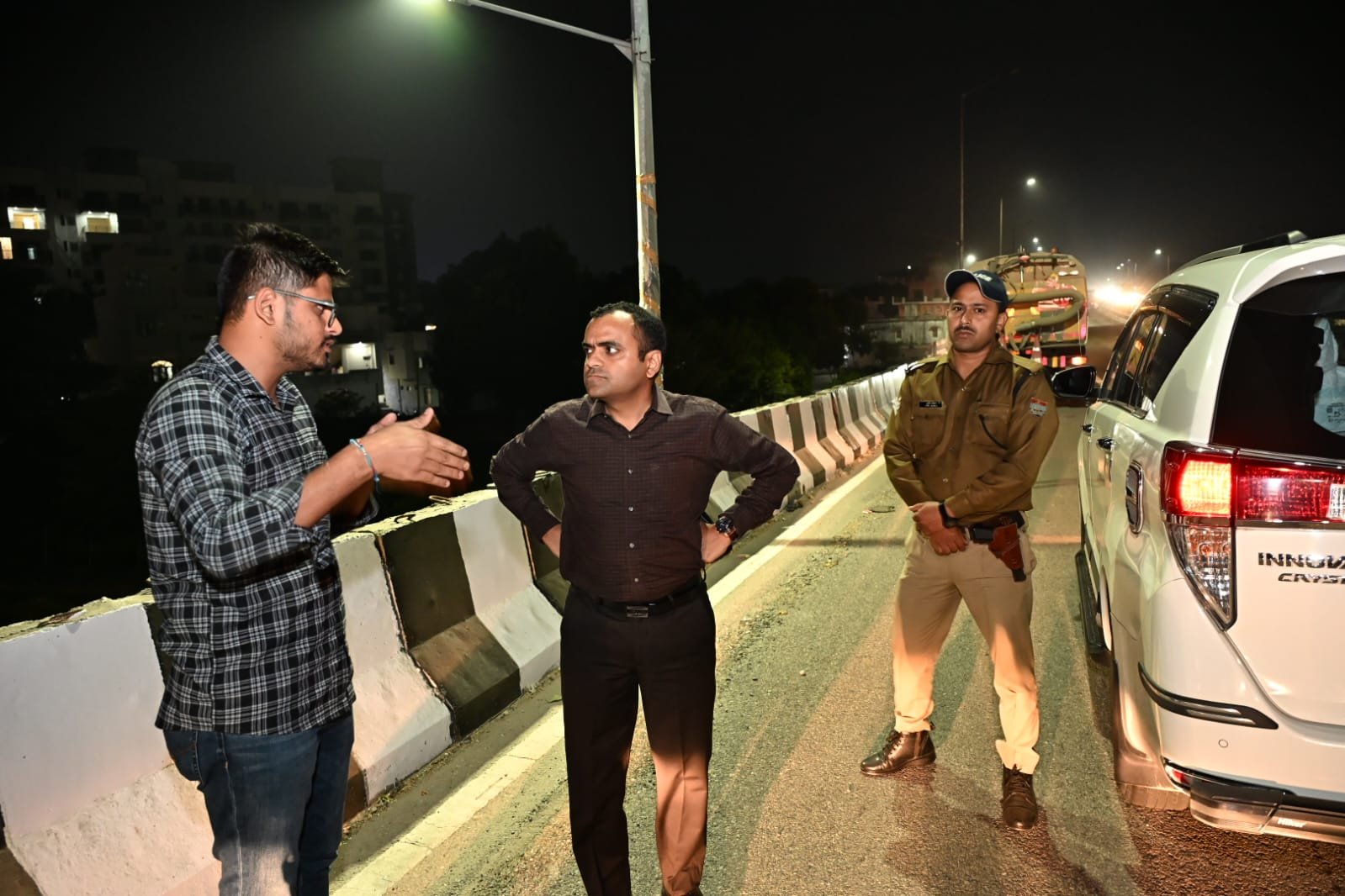1792869695 984 आगामी कुंभ मेले के दृष्टिगत रात्रि के समय चल रहे