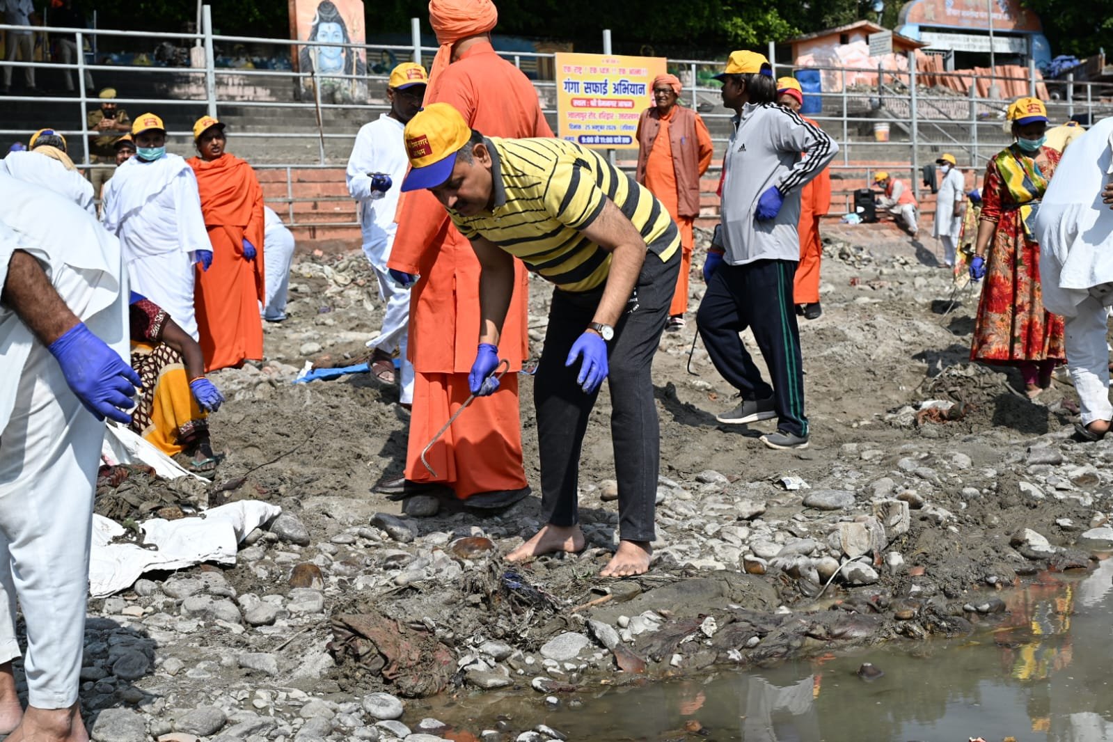 1792929607 296 मुख्य विकास अधिकारी ने स्वच्छता अभियान को बताया जनसहभागिता का