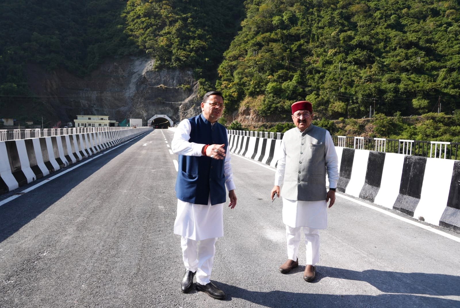1793013536 123 मुख्यमंत्री ने रुद्रप्रयाग में पुल सुरंग परियोजना एवं संगम लाइब्रेरी का