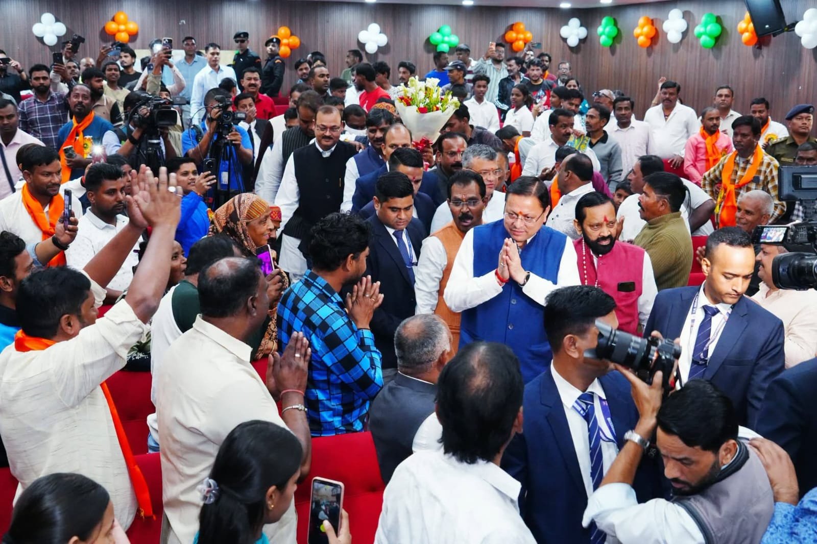 1793013849 419 मुख्यमंत्री ने देहरादून में महर्षि बाल्मिकी प्रकटोत्सव के अवसर पर