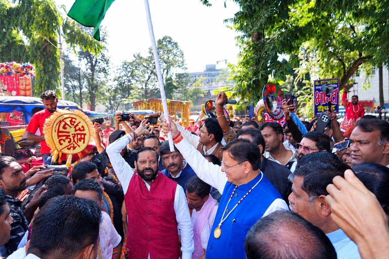 मुख्यमंत्री ने देहरादून में महर्षि बाल्मिकी प्रकटोत्सव के अवसर पर आयोजित शोभा यात्रा में किया प्रतिभाग 4 1793013849 822 मुख्यमंत्री ने देहरादून में महर्षि बाल्मिकी प्रकटोत्सव के अवसर पर