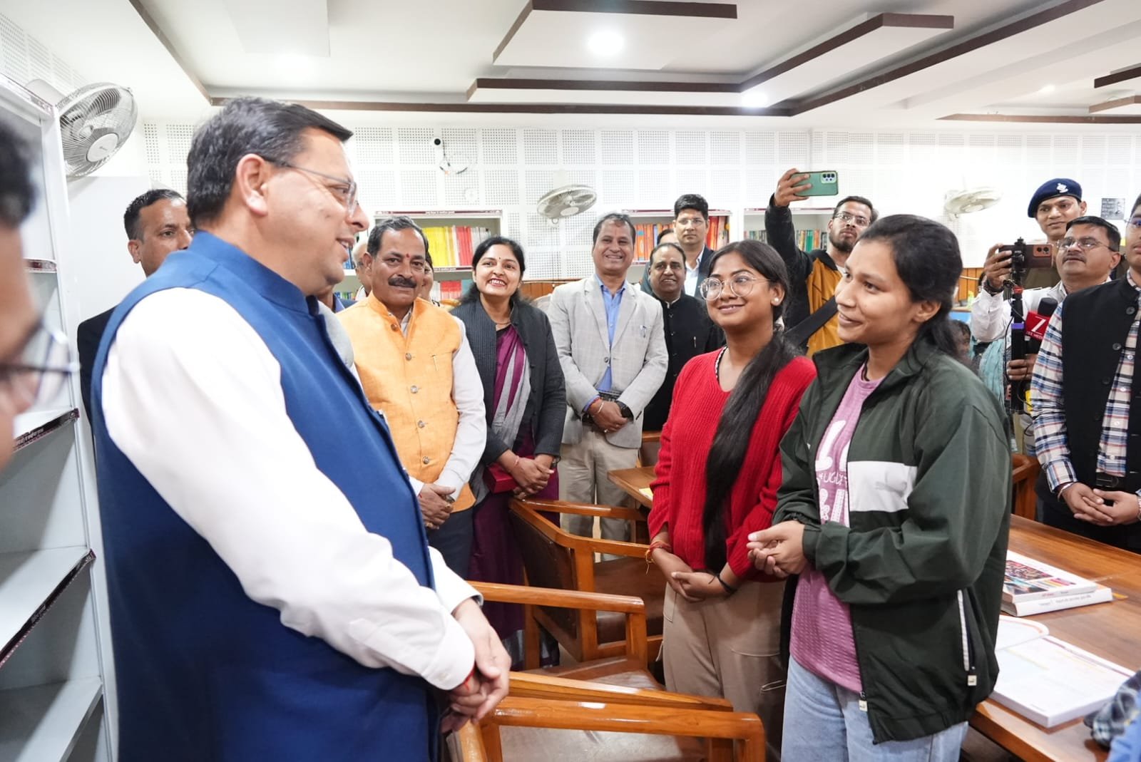 मुख्यमंत्री ने देहरादून में महर्षि बाल्मिकी प्रकटोत्सव के अवसर पर आयोजित शोभा यात्रा में किया प्रतिभाग 7 1793013850 953 मुख्यमंत्री ने देहरादून में महर्षि बाल्मिकी प्रकटोत्सव के अवसर पर