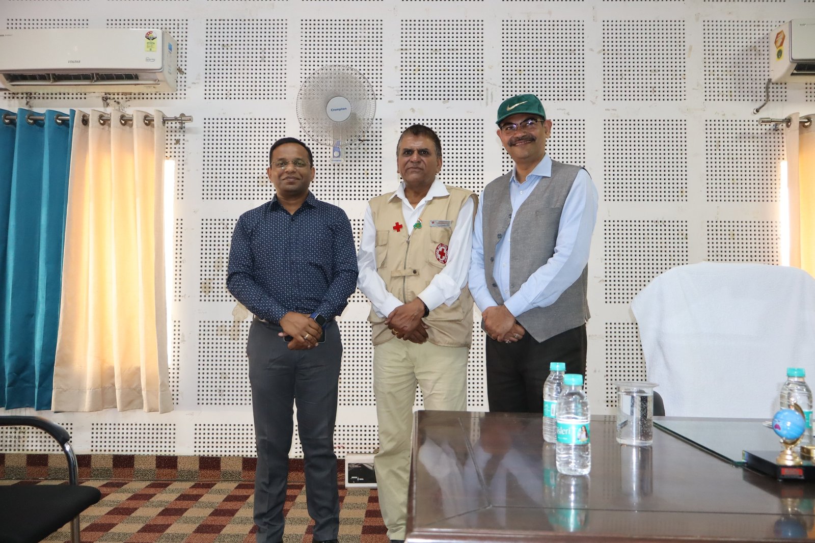 कुंभ मेला 2027 प्रशिक्षण के अंतर्गत तेरहवें चरण में इंडियन रेडक्रॉस उत्तराखंड के चेयरमैन प्रोफेसर डॉ. नरेश चौधरी ने प्रशिक्षण दिया 4 1793029123 834 कुंभ मेला 2027 प्रशिक्षण के अंतर्गत तेरहवें चरण में इंडियन