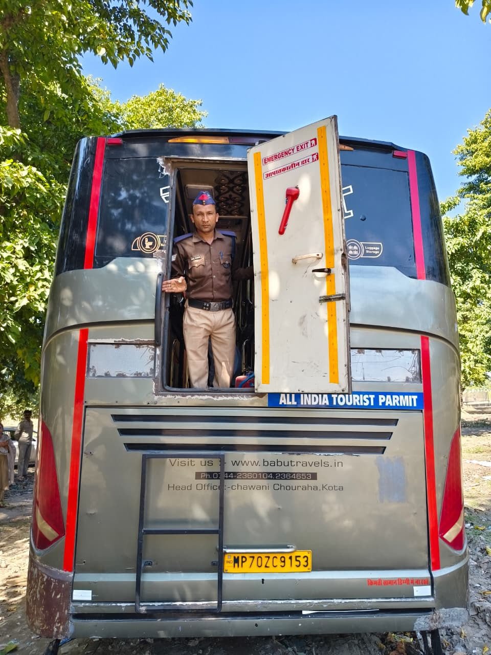 1793117372 335 बच्चों के जीवन से नही होने देंगे खिलवाड़ SSP नवनीत
