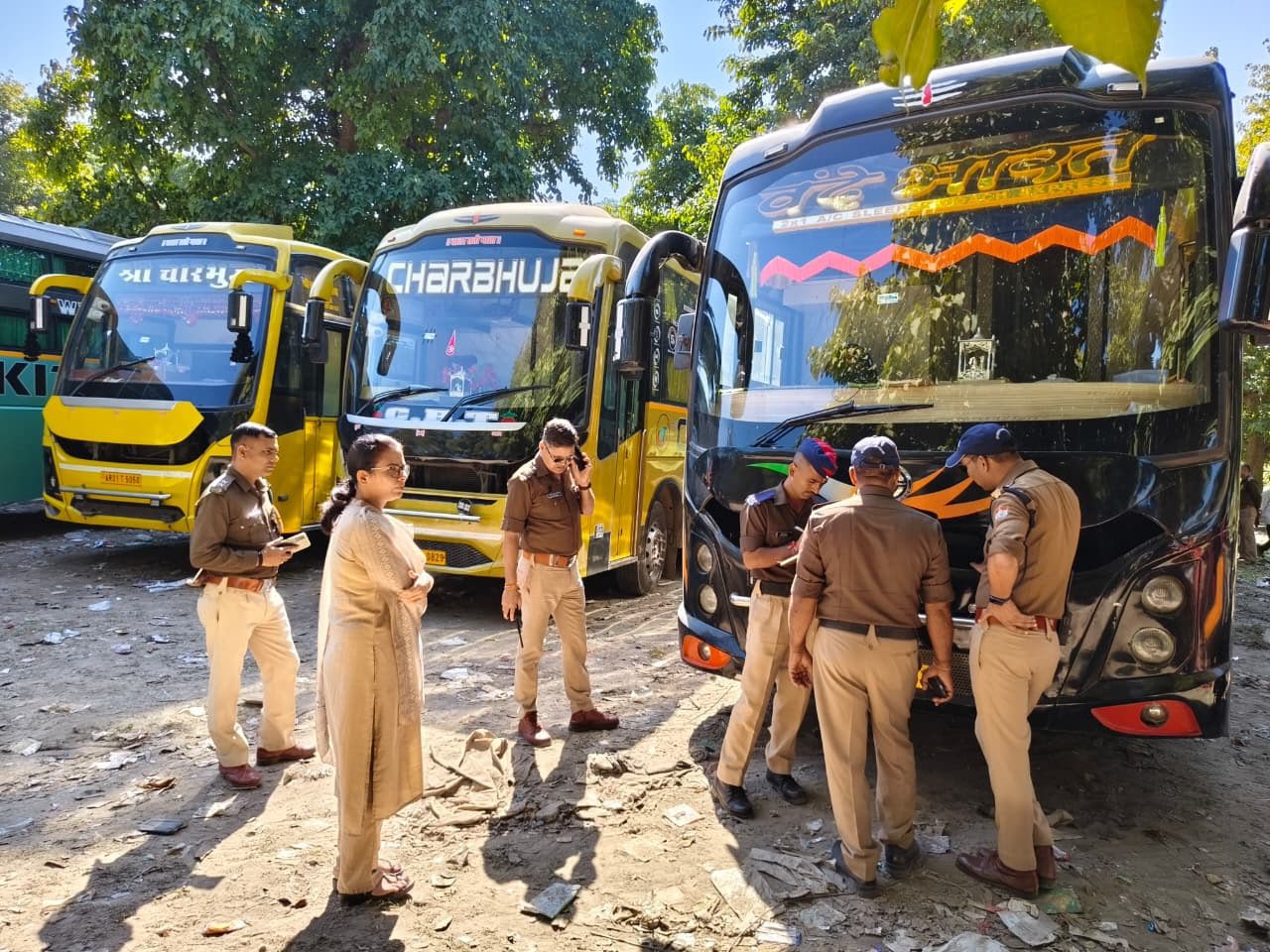 बच्चों के जीवन से नही होने देंगे खिलवाड़, SSP नवनीत सिंह के यातायात पुलिस को सख्त निर्देश 6 1793117373 996 बच्चों के जीवन से नही होने देंगे खिलवाड़ SSP नवनीत