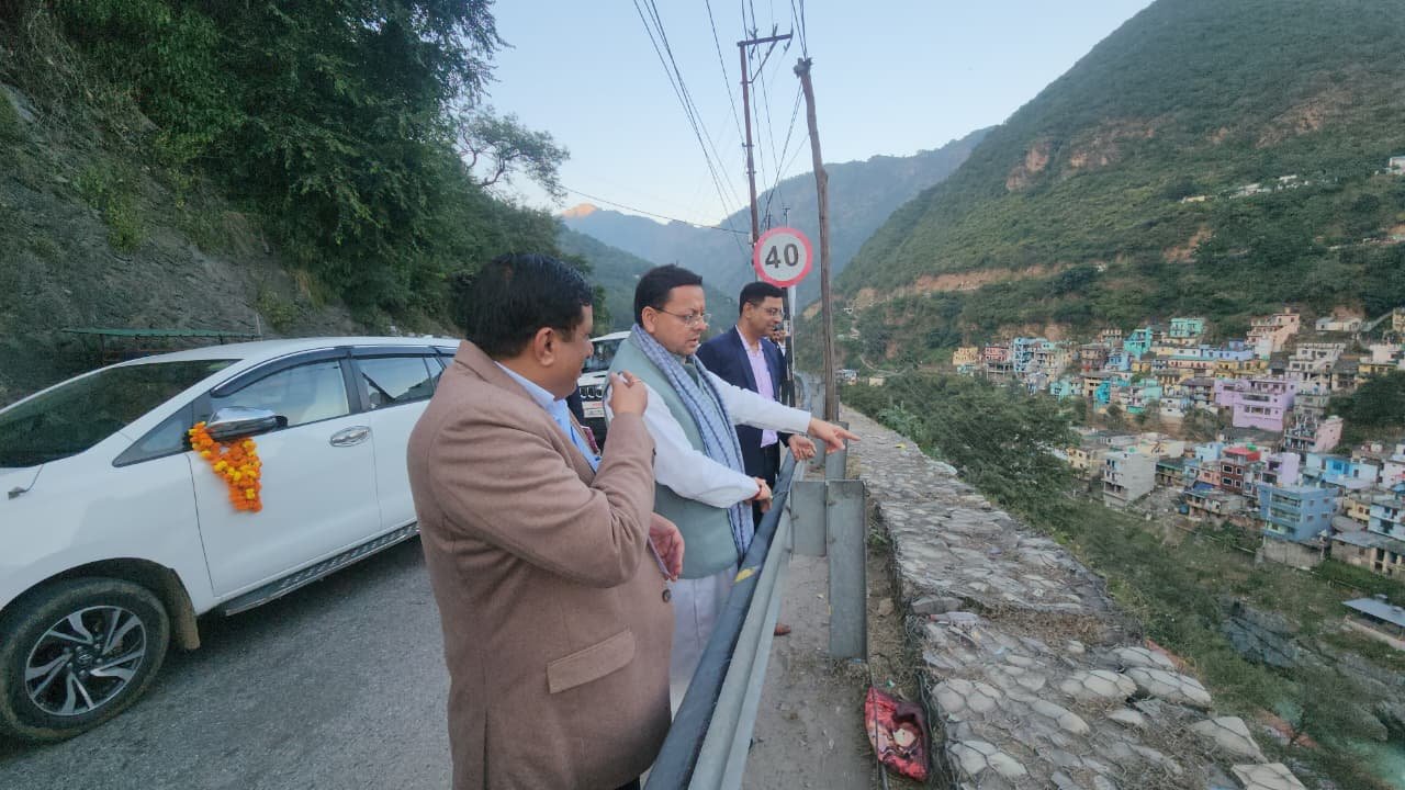 1793188882 298 श्रीनगर से सड़क मार्ग से देहरादून लौटते हुए मुख्यमंत्री धामी