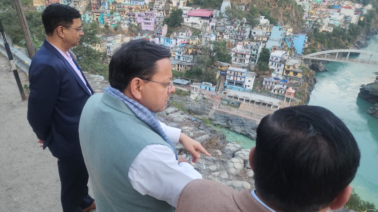 1793188882 874 श्रीनगर से सड़क मार्ग से देहरादून लौटते हुए मुख्यमंत्री धामी