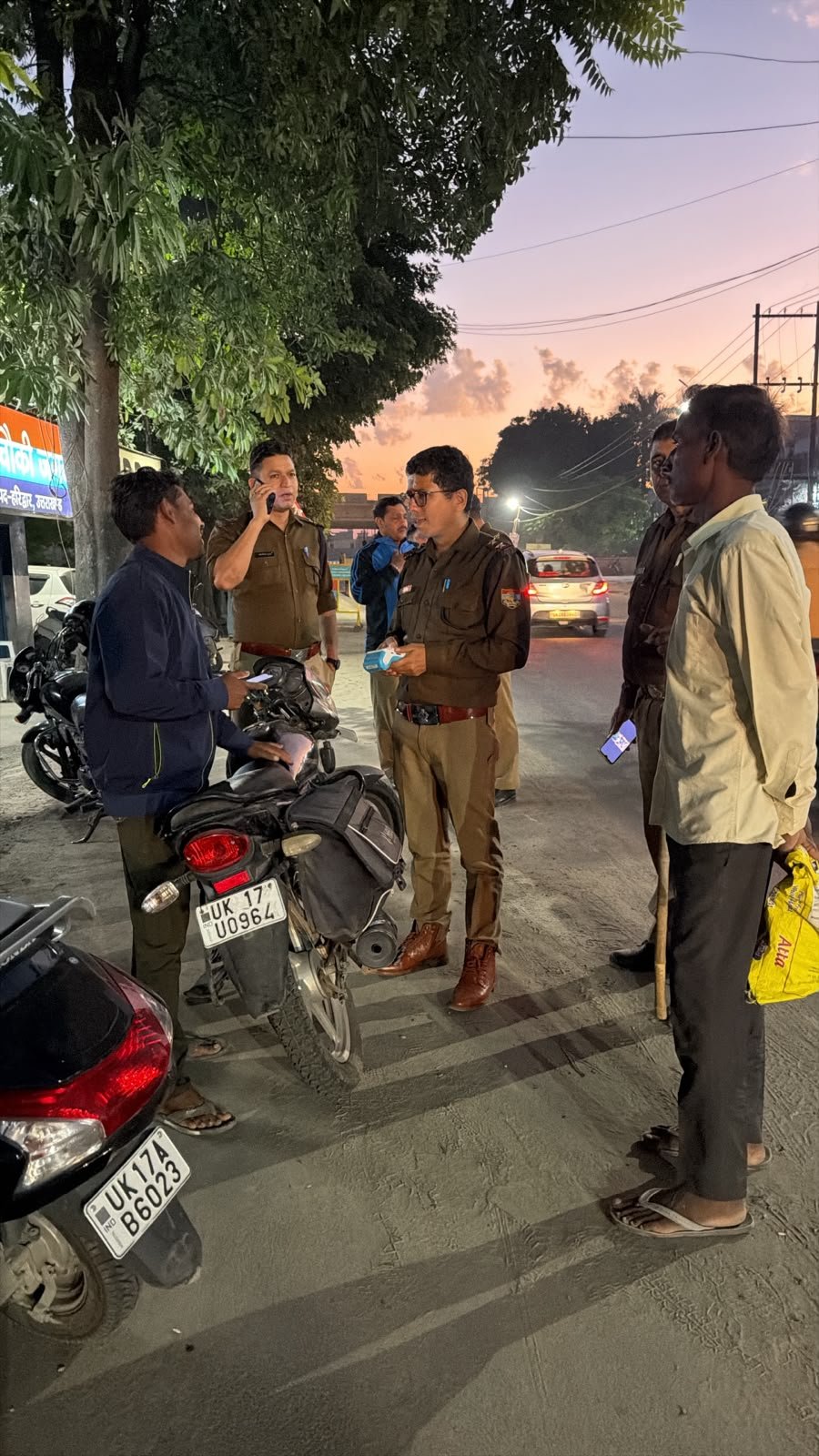 1793204525 882 आगामी त्यौहार के दृष्टिगत एसएसपी नवनीत सिंह के पर ग्राउंड