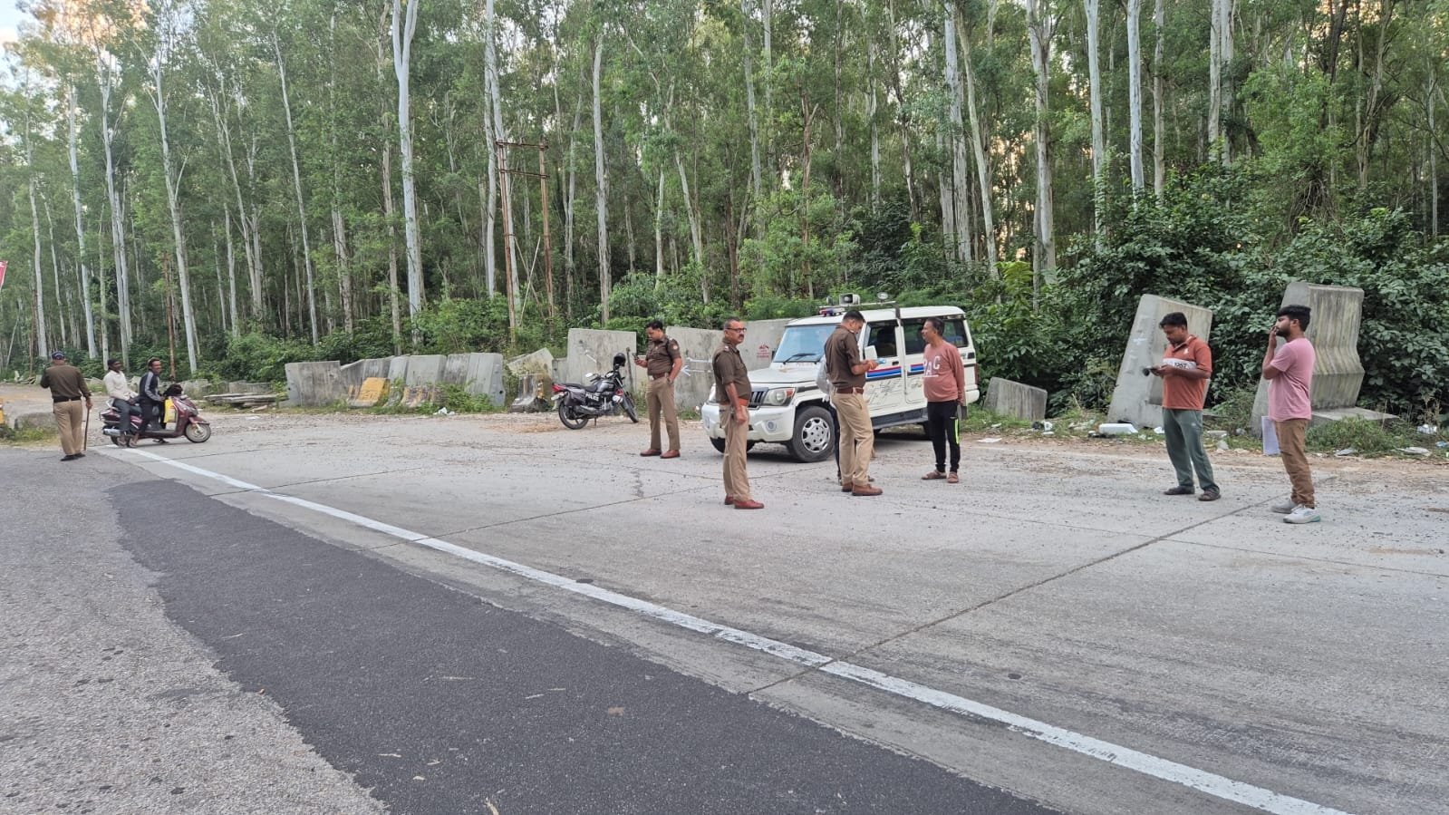 1793204525 951 आगामी त्यौहार के दृष्टिगत एसएसपी नवनीत सिंह के पर ग्राउंड
