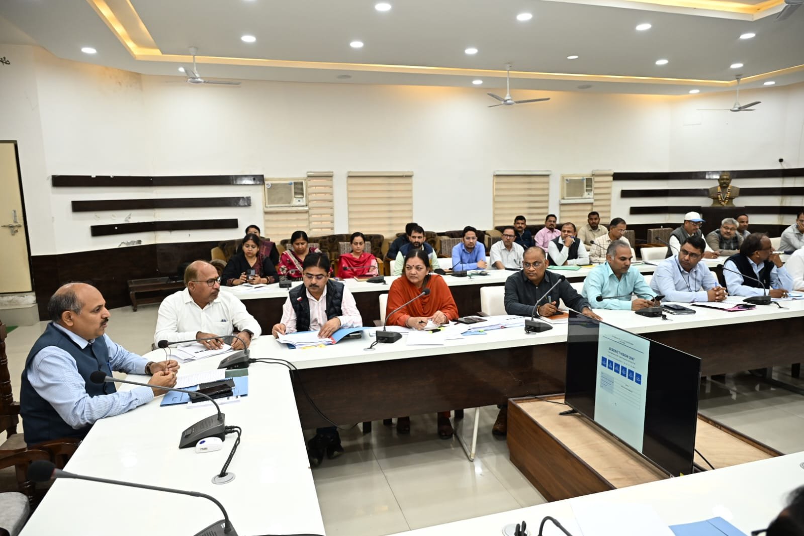 1793357255 657 विकसित उत्तराखण्ड विजन 2047 को लेकर मुख्य विकास अधिकारी ने ली
