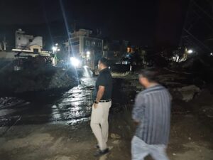 2027-के-निर्माण-कार्यों-की-निगरानी-तेज-रात-में-भी.jpeg