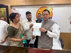 हरिद्वार भाजपा जिला अध्यक्ष और नगर पालिका अध्यक्ष के नेतृत्व में किरण सिंह ने समस्याओं के समाधान के लिए CM धामी से की मुलाकात। विधायक आदेश की लापरवाही या तानाशाही का शिकार पूरी विधानसभा! 15 साल से विधायक की कुर्सी पर विराजमान, क्षेत्र के विकास पर शनि ग्रह बनकर बैठे! 2 IMG 20261012 WA01401