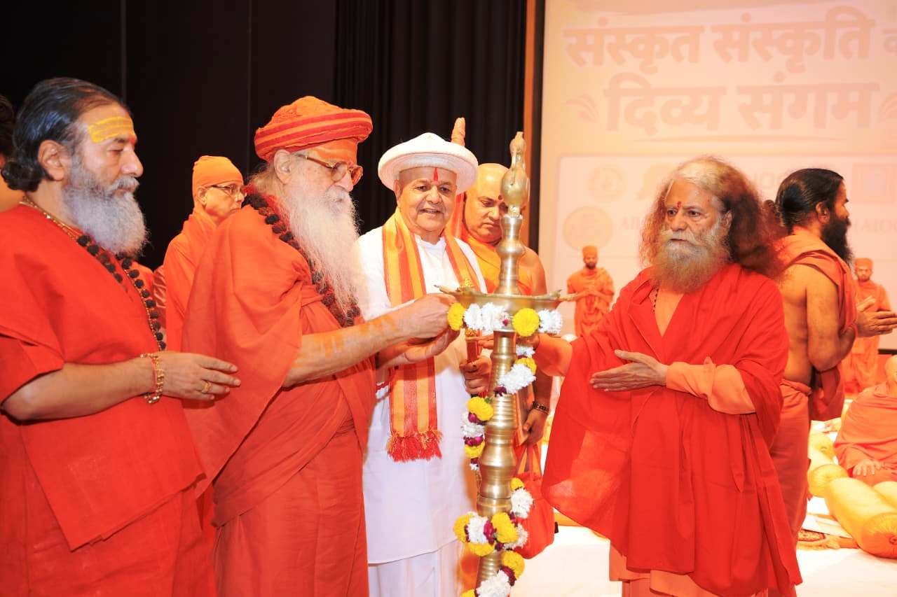 भारतीय प्राच्यविद्या सम्मेलन सनातन शास्त्र शुद्धिकरण अभियान के माध्यम