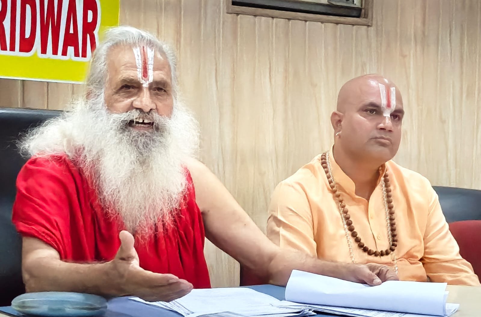 आश्रम प्रबंधक द्वारा लगाए गए आरोपों को बाबा हठयोगी