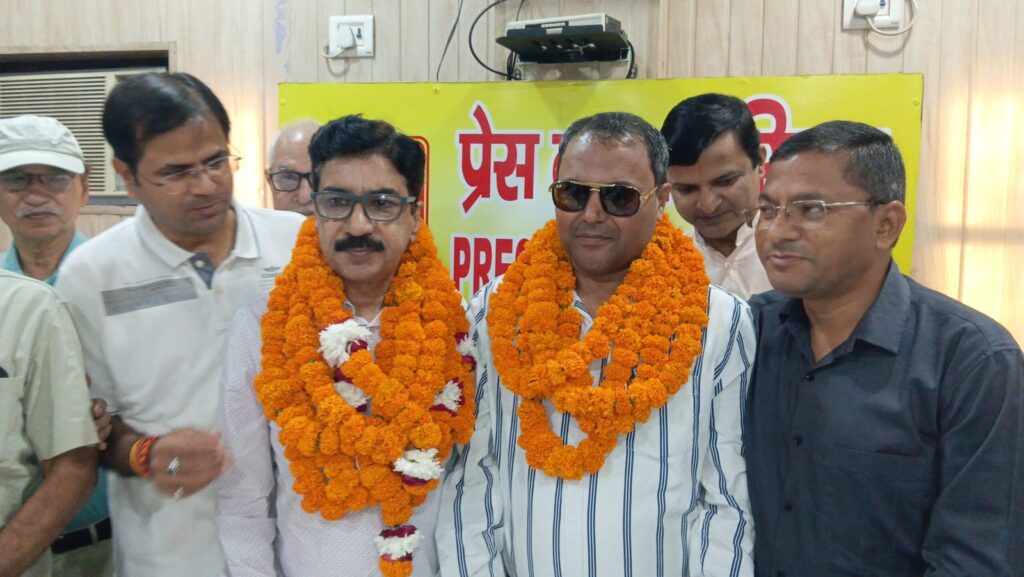 आई-के-जिलाध्यक्ष-देवेंद्र-शर्मा-बने-तो-जोगेंद्र-मावी.jpg
