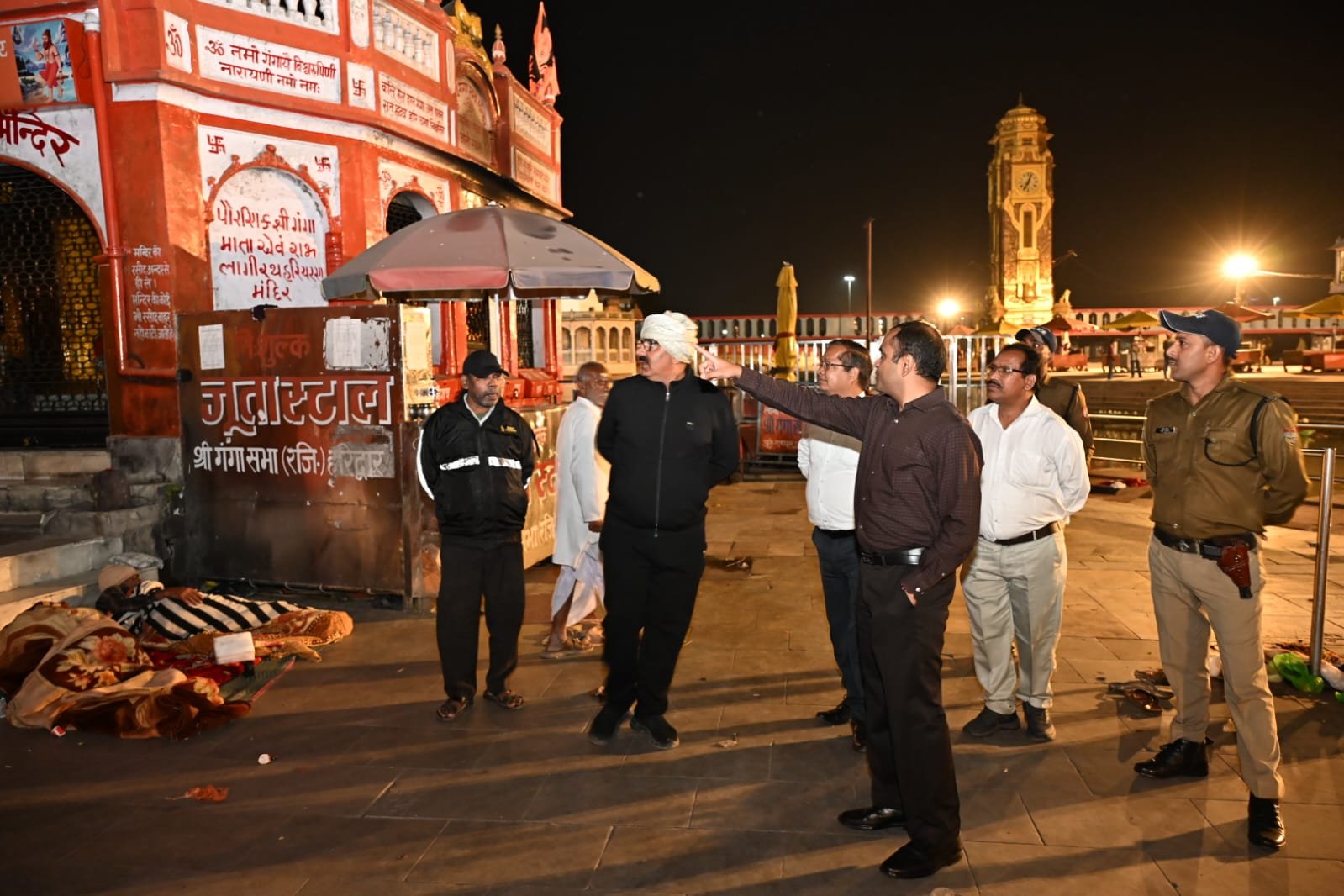 कुंभ मेले के दृष्टिगत रात्रि के समय चल रहे