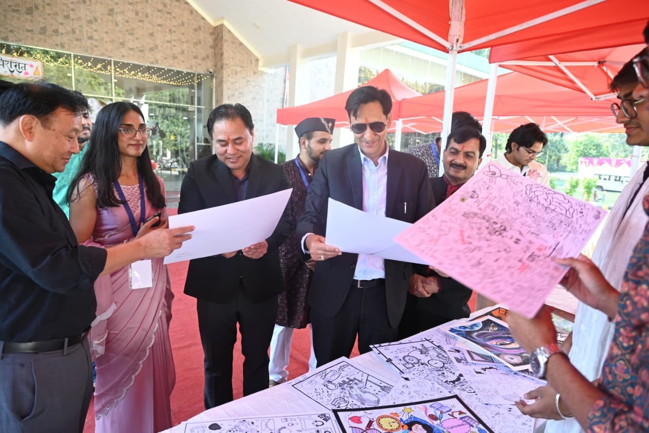 आयुक्त कुमाऊं दीपक रावत ने किया राजकीय मेडिकल कॉलेज के वार्षिकोत्सव क्रिसेण्डो-2026 का उद्घाटन 2 कुमाऊं दीपक रावत ने किया राजकीय मेडिकल कॉलेज के