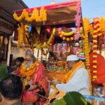 आश्रम-की-रथ-यात्रा-में-उमड़े-साधु-संत-व-श्रद्धालु.jpeg
