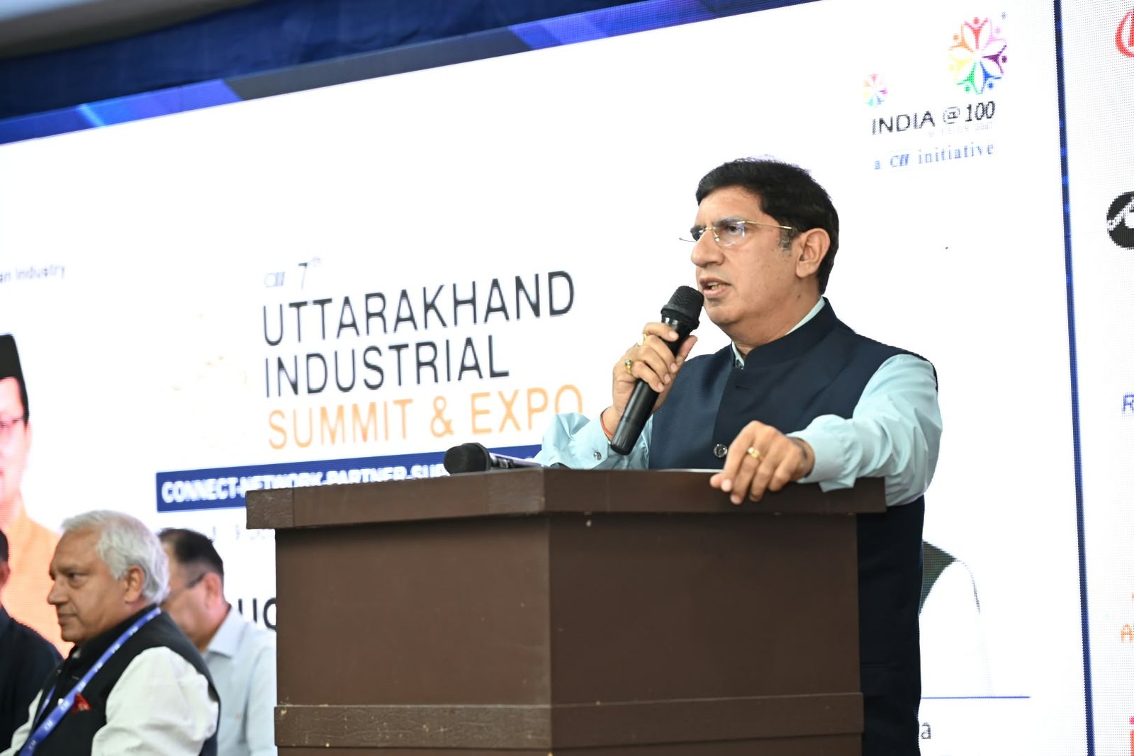 उद्योगों के लिए नियामक नहीं, सहयोगी और सहभागी की भूमिका निभा रही राज्य सरकार : मुख्यमंत्री 2 के लिए नियामक नहीं सहयोगी और सहभागी की भूमिका
