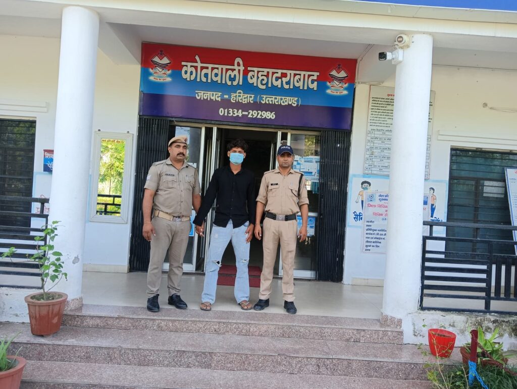 एवं-पॉक्सो-अधिनियम-के-मुकदमे-में-वांछित-को-बहादराबाद.jpeg