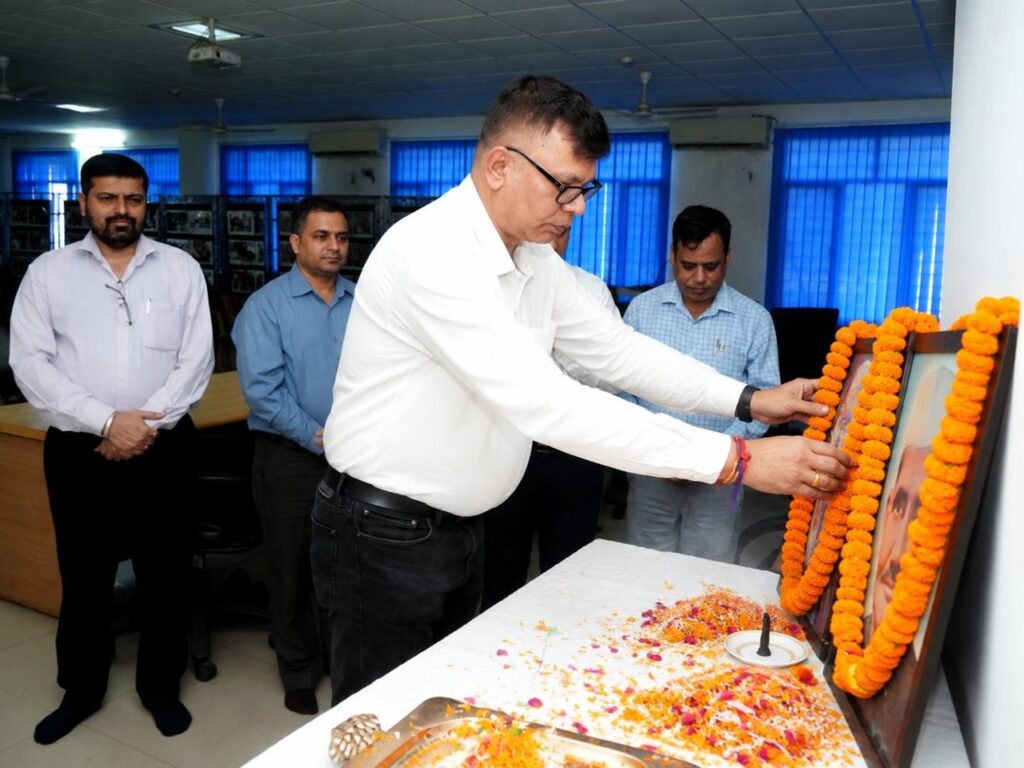 एवं-लोकसंपर्क-विभाग-उत्तराखण्ड-में-दोनों-महापुरुषों-को-श्रद्धापूर्वक.jpeg