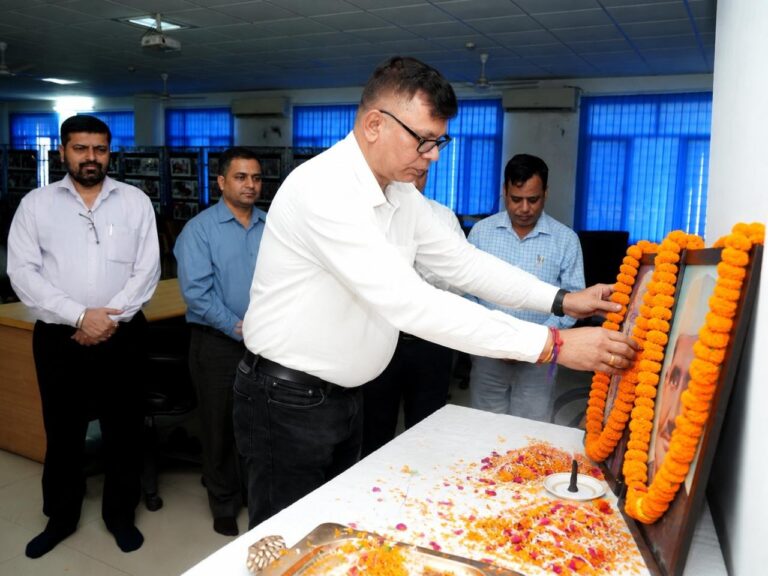 एवं-लोकसंपर्क-विभाग-उत्तराखण्ड-में-दोनों-महापुरुषों-को-श्रद्धापूर्वक.jpeg