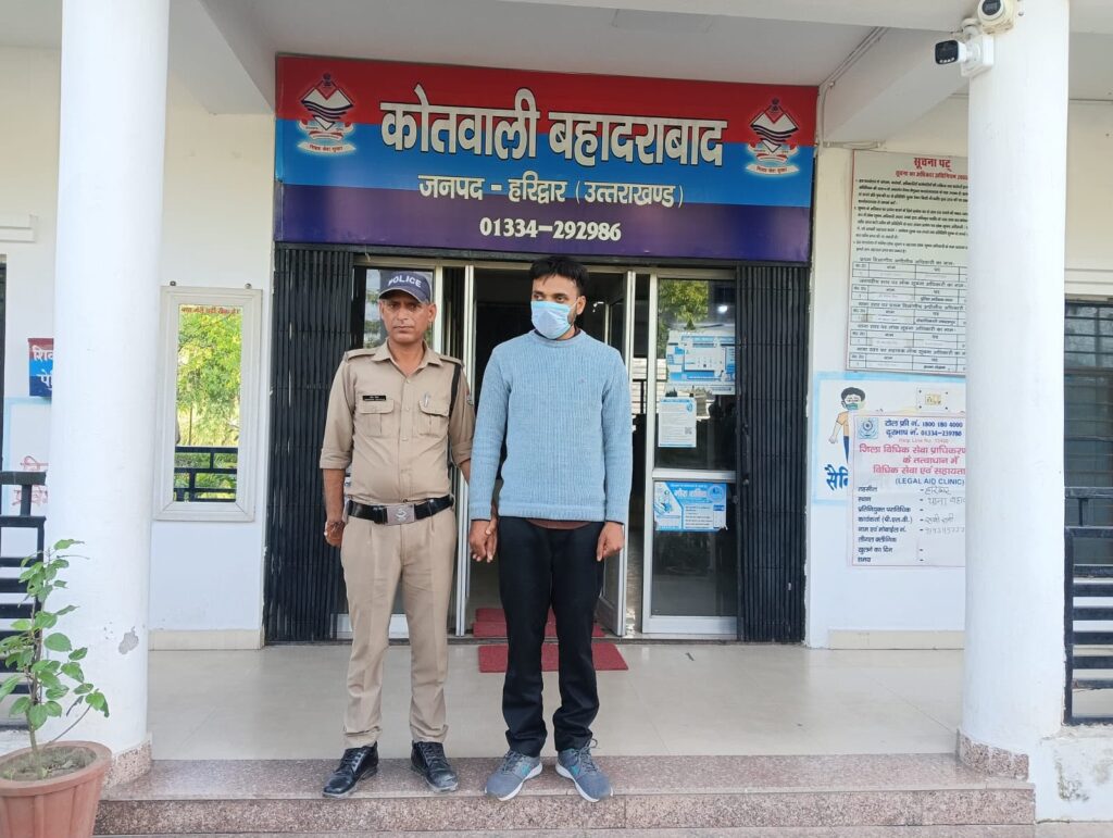 का-झांसा-देकर-शारीरिक-संबंध-बनाने-के-आरोप-में.jpeg