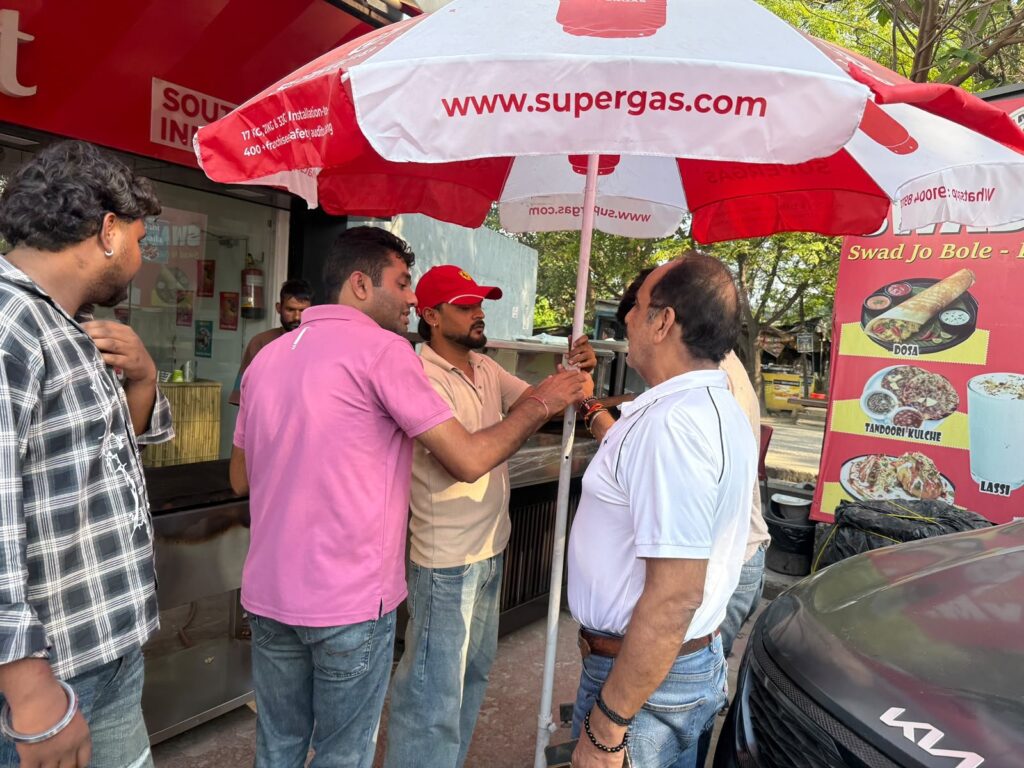 के-निर्देशन-एवं-नगर-आयुक्त-नन्दन-कुमार-के-नेतृत्व.jpg