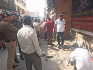के-निर्देशन-में-अवैध-अतिक्रमण-के-खिलाफ-निरंतर-की.jpg