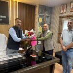 के-प्रयासों-से-हरिद्वार-पुलिस-को-मिले-02-लेपटॉप.jpg