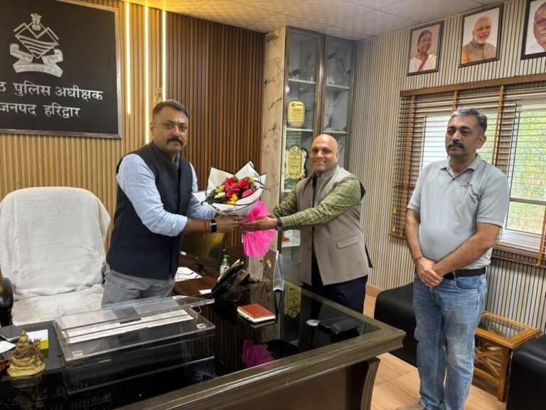 के-प्रयासों-से-हरिद्वार-पुलिस-को-मिले-02-लेपटॉप.jpg