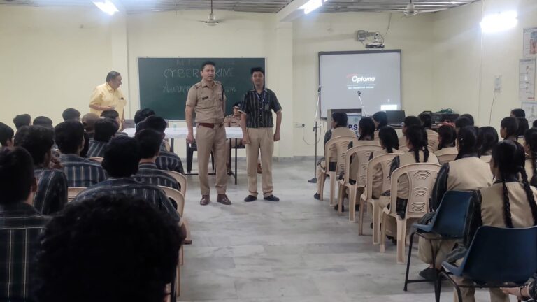 क्राइम-के-संबंध-में-एसएम-पब्लिक-स्कूल-में-जागरूकता.jpg